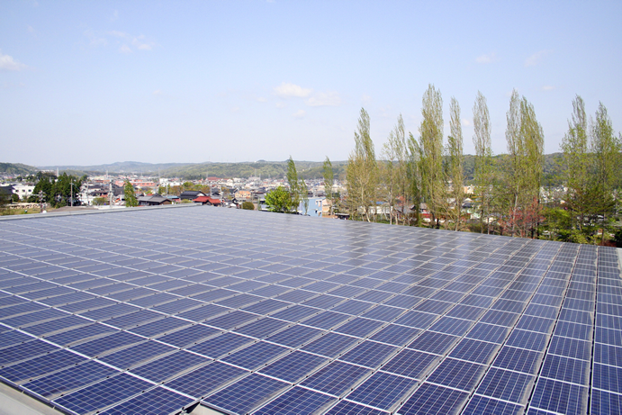太陽光発電所：工場1F屋根部